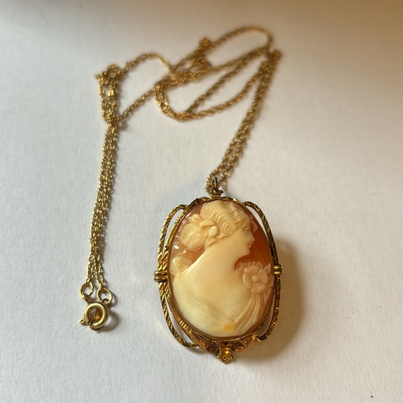Gorgeous Victorian 12KGF shell Cameo pendant or brooch on a 14kGF 24” chain - Picture 6 of 8